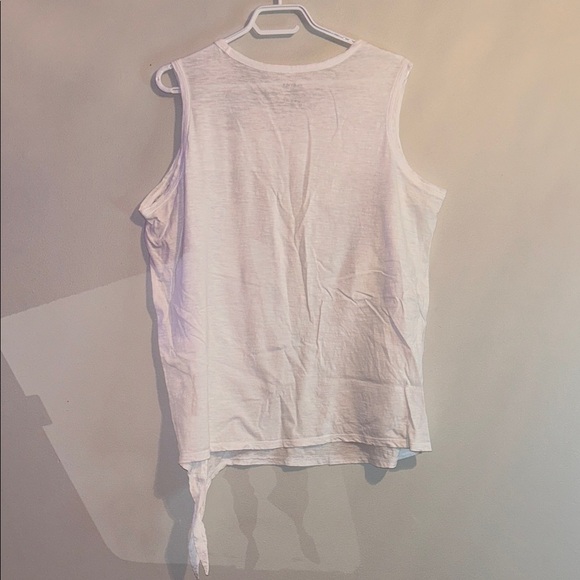 Chic White Sleeveless Tank Top - Picture 3 of 5